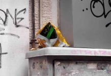 Λες να το μαζέψει η μαμά;