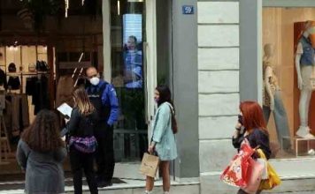 Το ωράριο λειτουργίας των καταστημάτων σήμερα και αύριο- Πώς αμείβονται όσοι δουλεύουν τις αργίες
