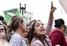 Παγκόσμιος σάλος για την απαγόρευση αμβλώσεων στις ΗΠΑ: «Πλήγμα για τα ανθρώπινα δικαιώματα και οπισθοδρόμηση»