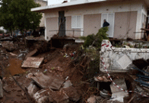 Πλημμύρες στη Μάνδρα: Αθώα η Δούρου, ένοχη η δήμαρχος και άλλοι επτά για τους 24 νεκρούς