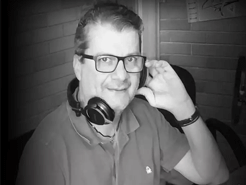 Πέθανε ο δημοσιογράφος Θοδωρής Ακάλεστος σε ηλικία 62 ετών