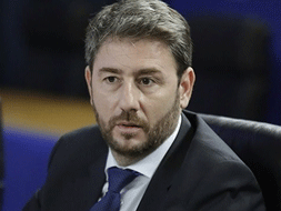 Ο Πρόεδρος του ΠΑΣΟΚ- ΚΙΝΑΛ Νίκος Ανδρουλάκης καταγγέλλει απόπειρα παρακολούθησης του κινητού του