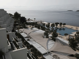 Σε “ξένα χέρια” πέρασαν πολλά εμβληματικά ελληνικά ξενοδοχεία