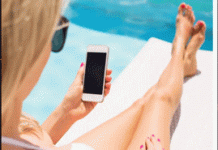 Δεν αποχωρίζονται το κινητό στις διακοπές