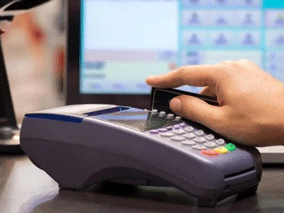 Προς νέα μείωση το όριο για τις συναλλαγές με μετρητά