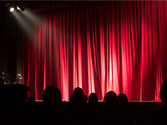 Μη κρίνετε ίνα μη κριθήτε.