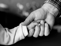 Άδεια μονογονεϊκών οικογενειών: Διευκρινίσεις του Υπ. Εργασίας για τους δικαιούχους