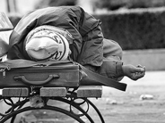 Τι πρέπει να κάνουν οι Δήμοι για την προστασία αστέγων τις κρύες ημέρες -Νέα εγκύκλιος