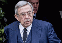 Στελέχη της κυβέρνησης και της Ν.Δ υποκλίνονται στον τέως βασιλιά