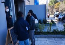 Ανατολικά ΚΚΕ: Περιοδεία του ΚΚΕ σε μαγαζιά στο Βύρωνα