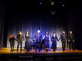 Ένα μαγευτικό ταξίδι στην ποίηση από τη Θεατρική Ομάδα Εκπαιδευτικών Δήμου Βύρωνα!