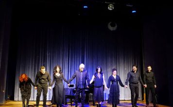 Ένα μαγευτικό ταξίδι στην ποίηση από τη Θεατρική Ομάδα Εκπαιδευτικών Δήμου Βύρωνα!