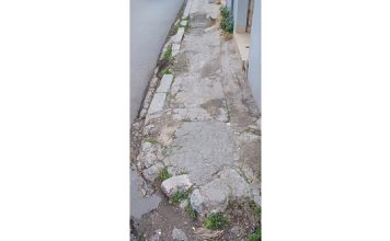 Κατεστραμμένο πεζοδρόμιο Ελλησπόντου και Μαδυτού γωνία