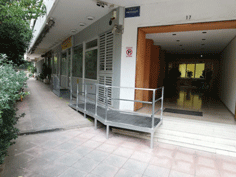 Πολυκατοικίες: Υποχρεωτικές οι ράμπες – Έρχεται νομοθετική ρύθμιση