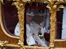 Βρετανία: Ο Κάρολος στέφθηκε βασιλιάς – Όλα όσα έγιναν στην ιστορική τελετή της στέψης