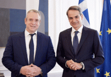 ΒΥΡΩΝΑΣ : Τρεις οι υποψήφιοι δήμαρχοι της δεξιάς παράταξης.