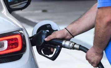 Καύσιμα: Ξεπέρασε τα 2 ευρώ/λίτρο η βενζίνη