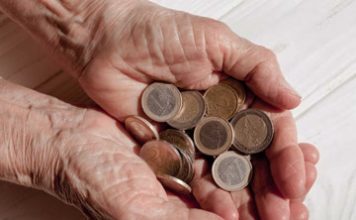 ΑΣ ΠΕΘΑΝΟΥΝ ΟΙ ΦΤΩΧΟΙ