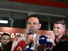 Ο Στέφανος Κασσελάκης νέος αρχηγός του ΣΥΡΙΖΑ -“Κέρδισε το φως”