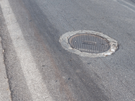 «Αίτημα Άμεσης αποκατάστασης των επικίνδυνων φρεατίων της οδού Αρχιεπισκόπου Αθηνών Χρυσοστόμου»