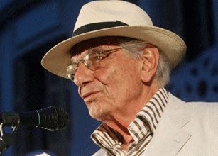 Βασίλης Βασιλικός: Η μυθιστορηματική ζωή και τα έργα του εμβληματικού συγγραφέα