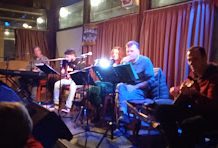 Φωτογραφίες & βίντεο από το γλέντι της Αριστερής Παρέμβασης το Σάββατο 20/1