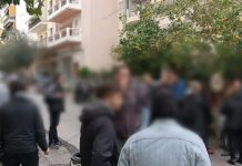 ΒΥΡΩΝΑΣ: Νέα απόπειρα για την έξωση της ηλικιωμένης γυναίκας, σήμερα το πρωί