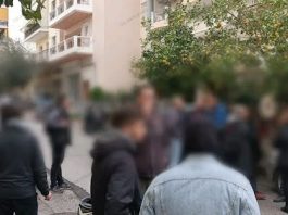 ΒΥΡΩΝΑΣ: Νέα απόπειρα για την έξωση της ηλικιωμένης γυναίκας, σήμερα το πρωί