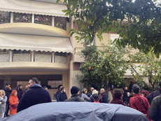 ΒΥΡΩΝΑΣ: Ο “εφιάλτης” της έξωσης της ηλικιωμένης γυναίκας επιστρέφει