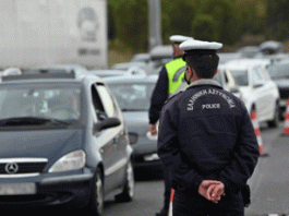 Παγκράτι: Σφοδρή σύγκρουση αυτοκινήτου σε κολόνα της ΔΕΗ