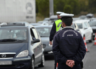Παγκράτι: Σφοδρή σύγκρουση αυτοκινήτου σε κολόνα της ΔΕΗ