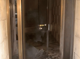 Παγκράτι: Έκρηξη σε είσοδο πολυκατοικίας