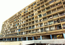 Φοιτητικές εστίες: «Ψήνονται» οι φοιτητές σε δωμάτια χωρίς κλιματισμό. Παράσταση διαμαρτυρίας 18/6 στις 11:00