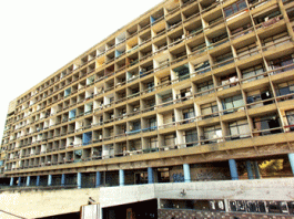 Φοιτητικές εστίες: «Ψήνονται» οι φοιτητές σε δωμάτια χωρίς κλιματισμό. Παράσταση διαμαρτυρίας 18/6 στις 11:00