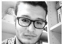 ΑΛΛΕΣ ΕΠΟΧΕΣ στο θέατρο της οδού Κυκλάδων Λευτέρης Βογιατζής. Του Νίκου Μπαρμπαρόσου