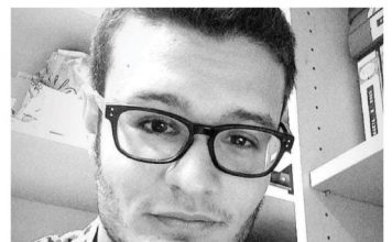 ΑΛΛΕΣ ΕΠΟΧΕΣ στο θέατρο της οδού Κυκλάδων Λευτέρης Βογιατζής. Του Νίκου Μπαρμπαρόσου