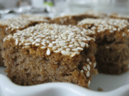 Φανουρόπιτα: Τι συμβολίζει και η ευχή που διαβάζουμε