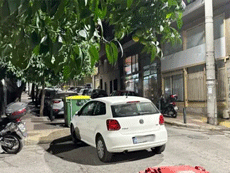 Απίστευτο παρκάρισμα στον Βύρωνα