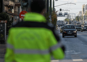 Μείωση ορίων ταχύτητας στην πόλη, ποινές για πεζούς: Τι αλλάζει στον νέο ΚΟΚ
