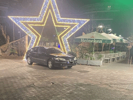 Βύρωνας/Φωτογράφημα: Παρκαρισμένο όχημα τις ημέρες των γιορτών στην πλ. του Αγ. Λαζάρου