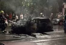 Φωτιά σε αυτοκίνητα στο Παγκράτι