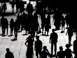 «Βόμβα» δημογραφικού: Μικραίνει η Ελλάδα