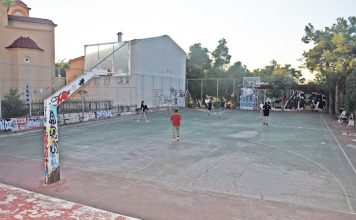 ΒΥΡΩΝΑΣ: Εισακουσθήκαν οι φωνές των πολιτών, το γηπεδάκι μπάσκετ διασώθηκε και θα αναβαθμιστεί !