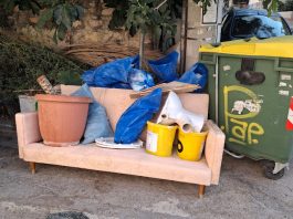 Κίνηση Πολιτών Βύρωνα: Σκουπίδια και μπάζα παντού
