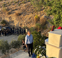 Κατάθεση Στεφάνου από τον Δήμαρχο Βύρωνα: Μνήμη των Πεσόντων Πυροσβεστών στον Υμηττό