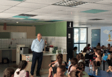 Επίσκεψη του Δημάρχου Βύρωνα Αλέξη Σωτηρόπουλου στα παιδιά που συμμετείχαν στο πρόγραμμα «Καλοκαίρι στην Πόλη 2025» – Λήξη της Β’ Περιόδου