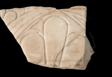 Επαναπατρισμός μαρμάρινου θραύσματος από αρχαϊκό ναό της Ακρόπολης