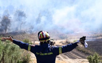 Στο ίδιο έργο θεατές!