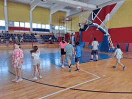 Καισαριανή: «ΑΥΛΑΙΑ» ΣΤΟ ΘΕΡΙΝΟ CAMP ΜΕ ΠΟΛΥ ΠΑΙΧΝΙΔΙ, ΤΡΑΓΟΥΔΙ ΚΑΙ ΧΟΡΟ