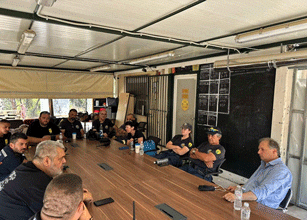 O δήμαρχος Bύρωνα Aλέξης Σωτηρόπουλος επισκέφθηκε τους πυροφύλακες